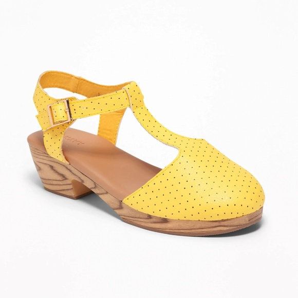 Old Navy Other - Old Navy Perforated T-Strap Clogs for Girls